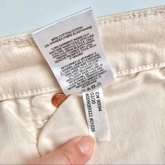 Good Condition Super High Rise Straight Leg Raw Hem Jeans - Picture 9 of 11